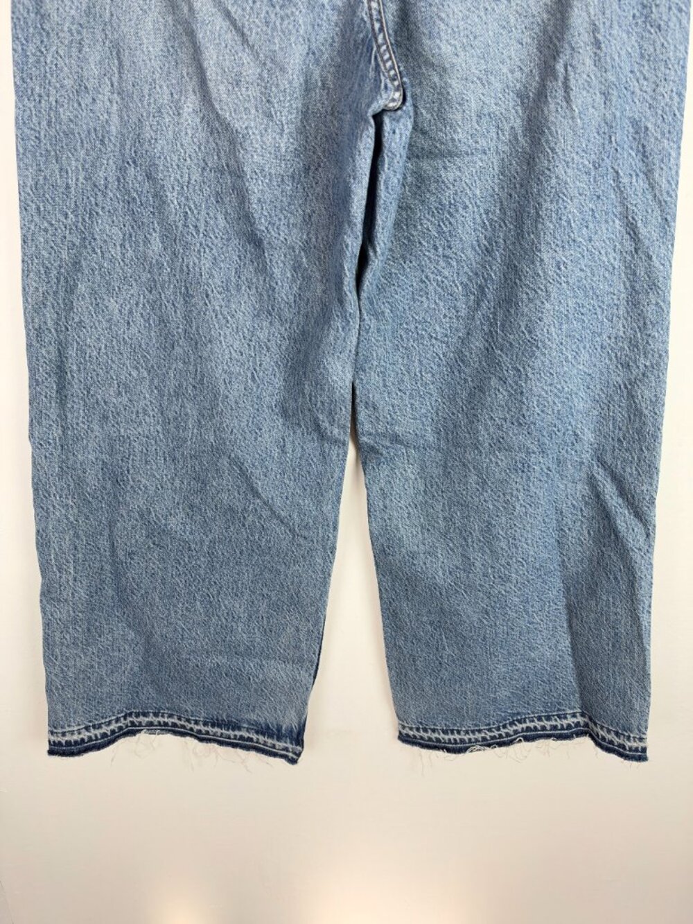 Abercrombie & Fitch Curve Love High Rise Wide Leg Jeans RawHem Size 26 SHORT EUC - Picture 8 of 9